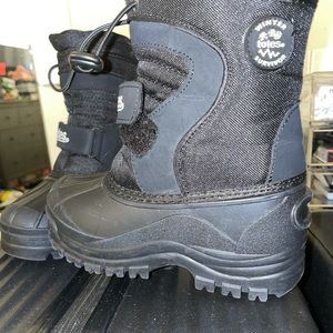 Totes snow boots
